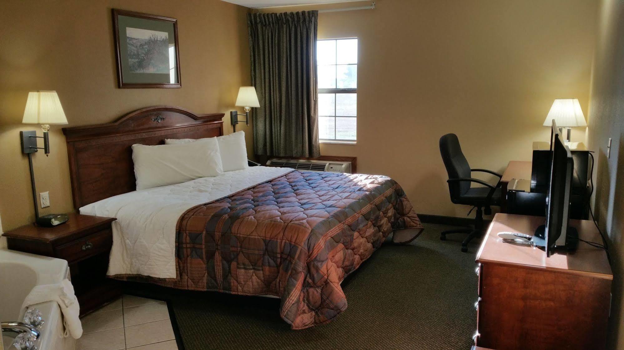 Super 8 By Wyndham Pine Bluff Hotel Exterior photo